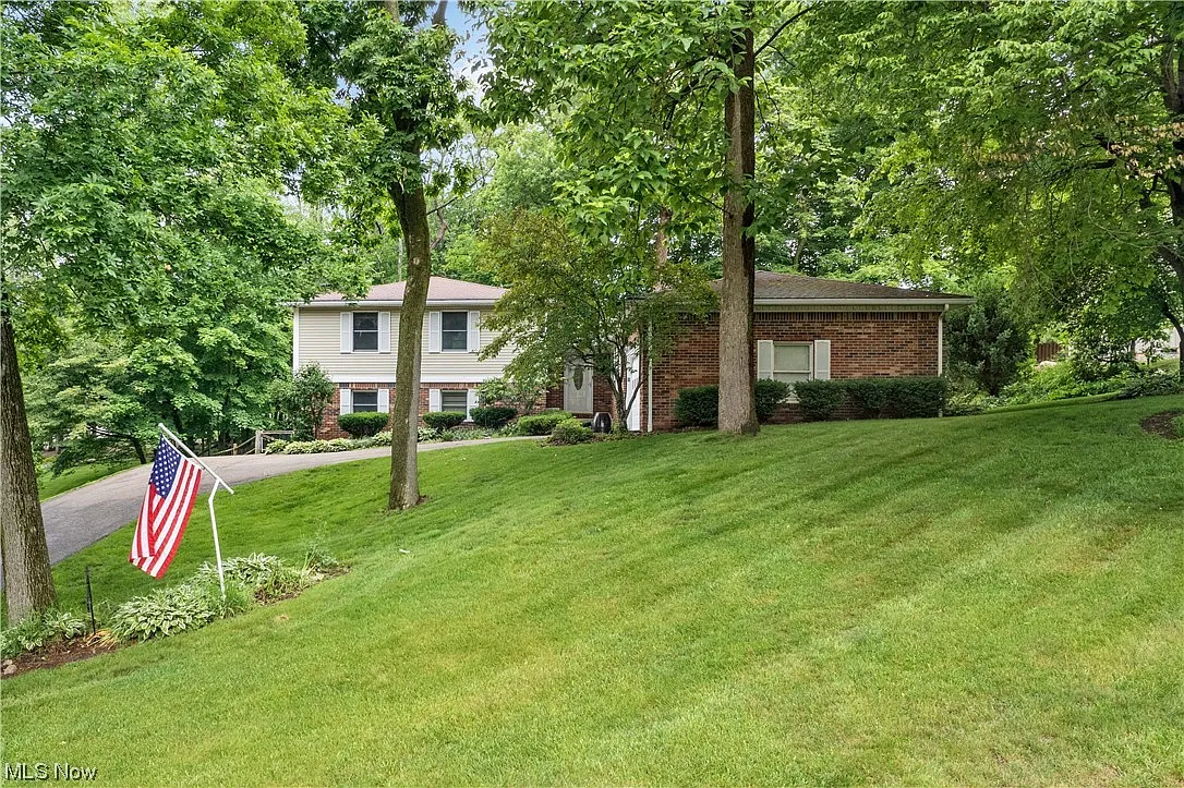 2343 Bur Oak St NE photo 1