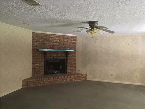 4th image of 17076 Acosta Ln