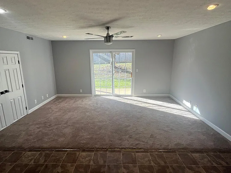 171 Central Blvd #27 — Photo 8