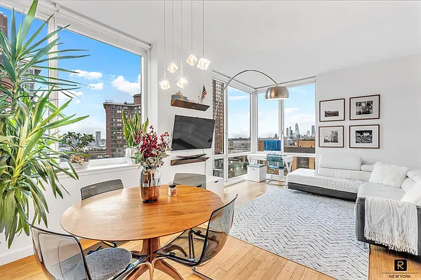 Rented by R New York | media 23