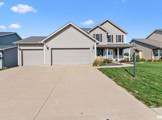 1821 Jadens Way, Washington, IL 61571