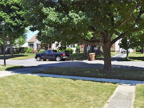 2nd image of 138 Oehman Blvd