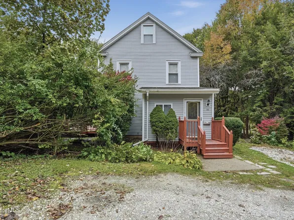 55 Fairview Ave, Pittsfield, MA 01201
