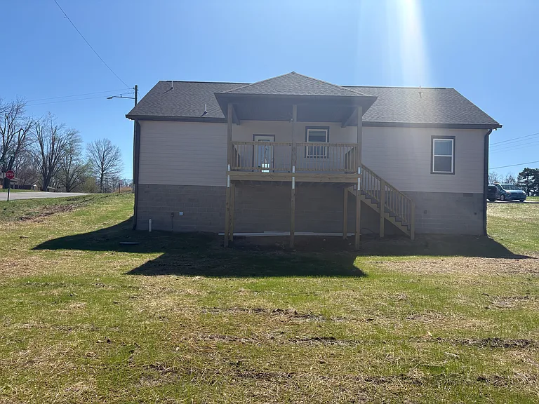 2199 Fincher Dr — Photo 2