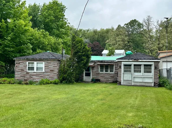 7692 N Huron Trl, Rolling Prairie, IN 46371