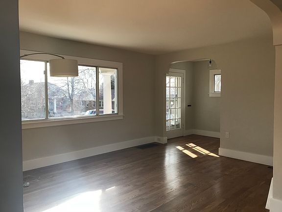 2nd image of 1527 E Laird Ave