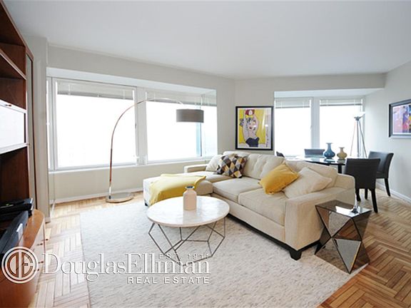 2nd image of 150-156 W 56th St APT 3810