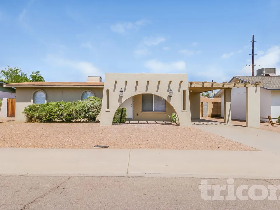 1246 E Barbara Dr