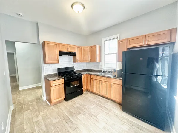 130 Grant Avenue image 2 of 18