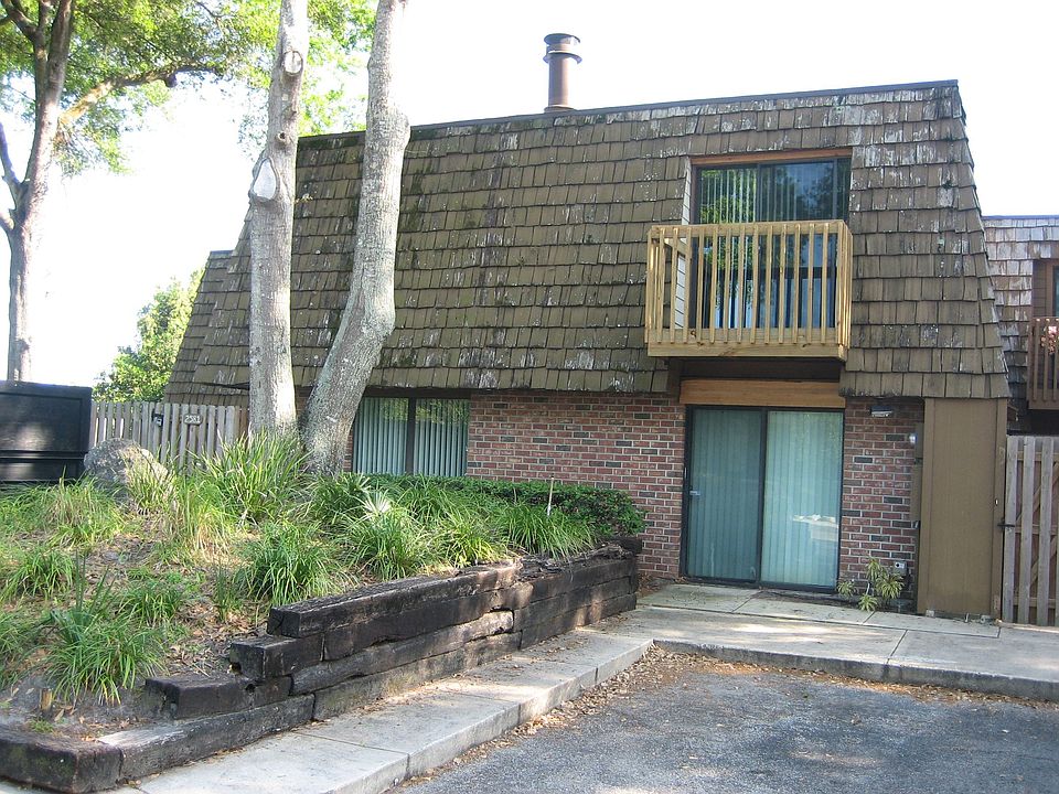 1st image of 2581 Derbyshire Cir