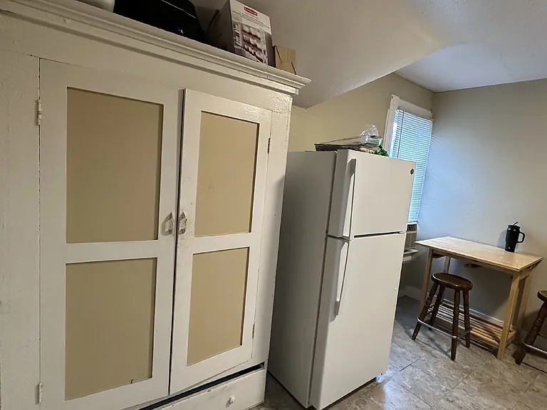 803 Niagara St — Photo 6