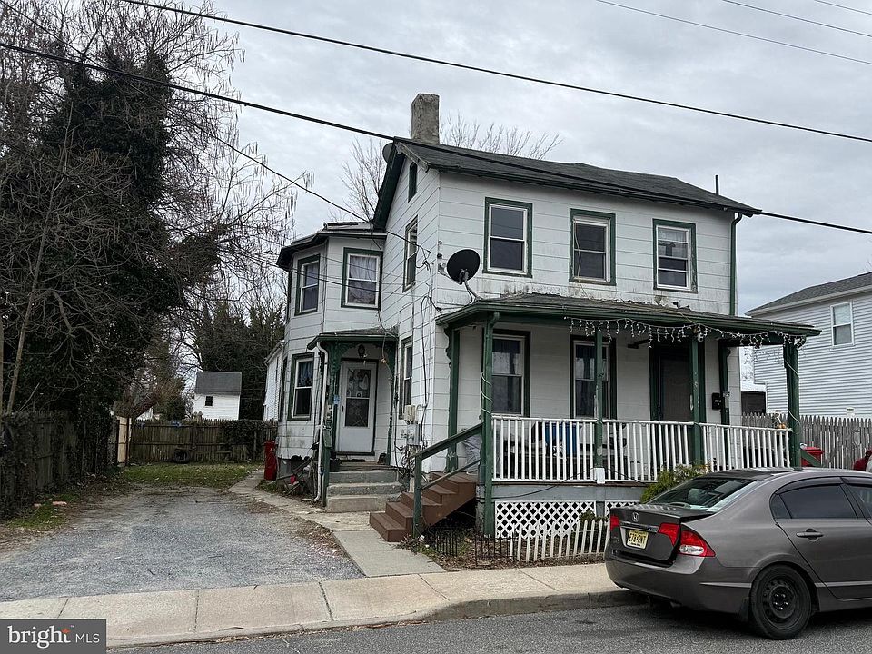2nd image of 52 Academy St