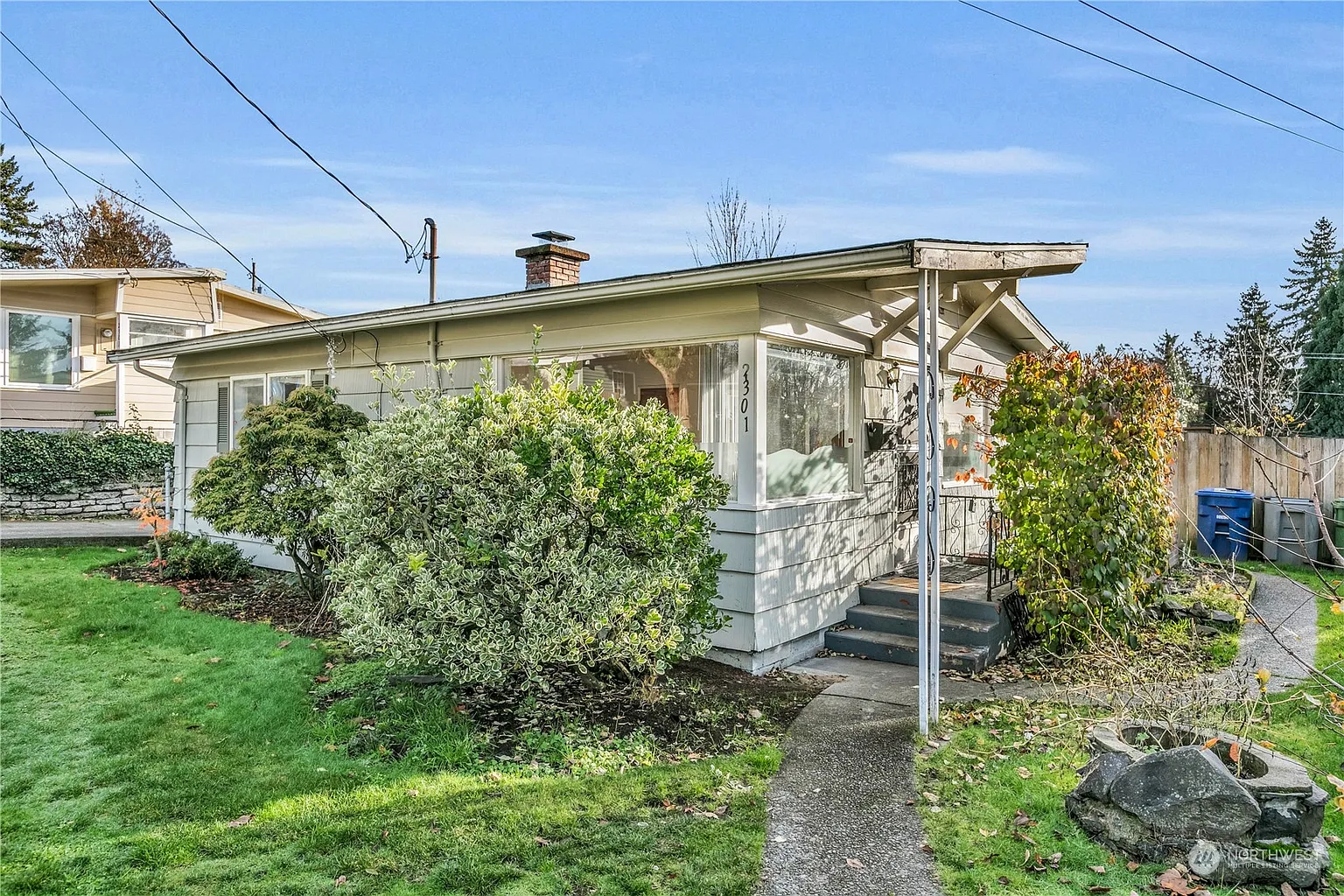 2301 NE 8th Street photo 1