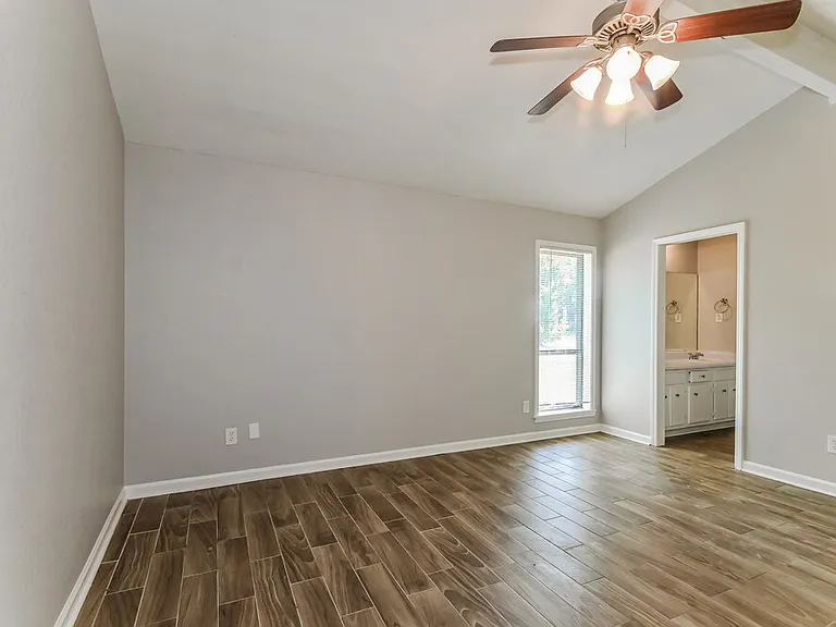 8182 Valley Ridge Trl — Photo 9