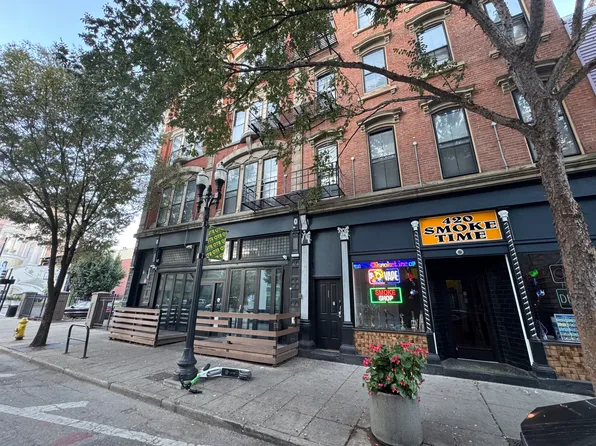 1111 Vine St APT 3, Cincinnati, OH 45202