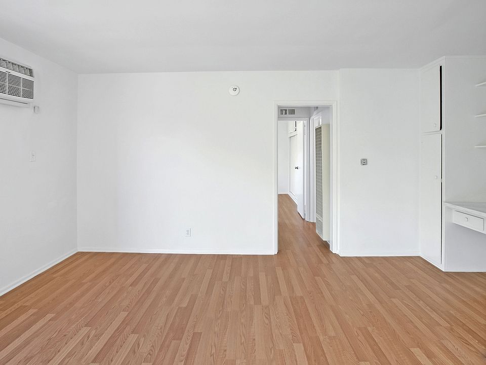 entrance view to bedrooms