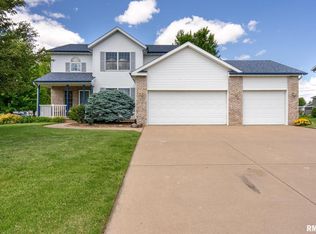 2604 E 58th St, Davenport, IA 52807