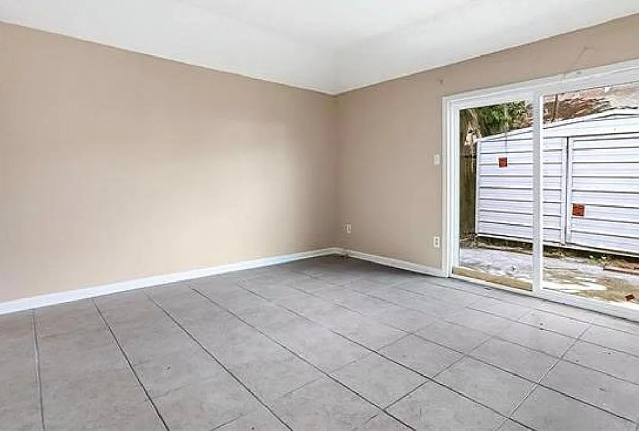 5216 Cross Creek Dr — Photo 2