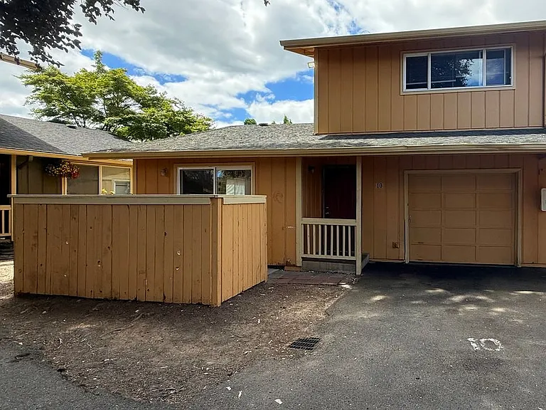 17420 NE Halsey St — Photo 3