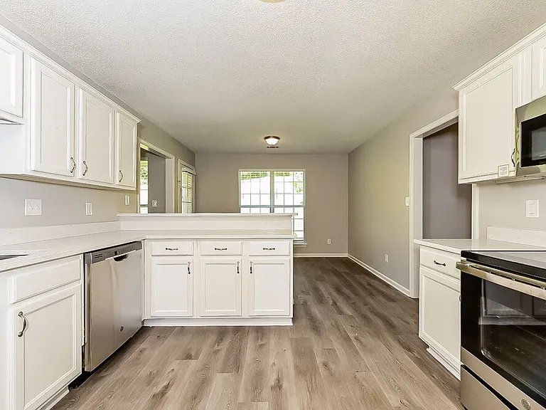 5567 Katherine Village Dr — Photo 7