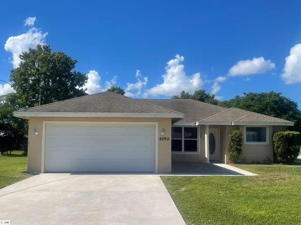 2095 SE Joyner Circle, Port St Lucie, FL 34952