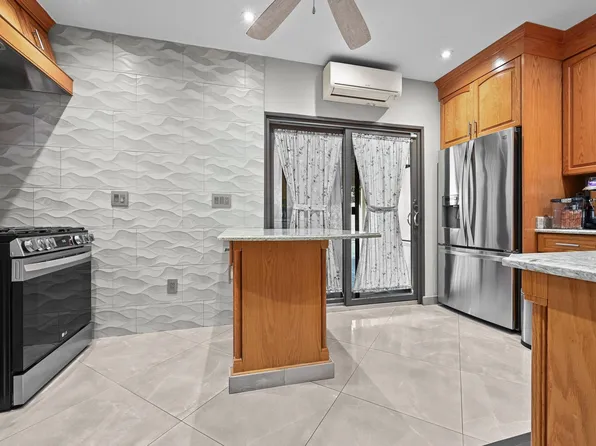 1836 72nd Street image 9 of 31