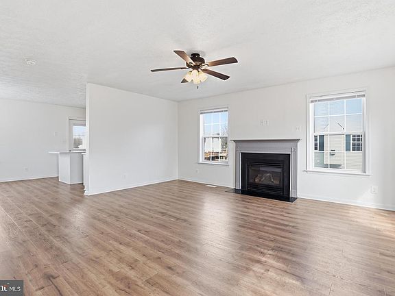 4th image of 522 Clint Ln