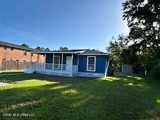 2 bed, 1.0 bath, 822 sqft, $1,290 — Photo 4