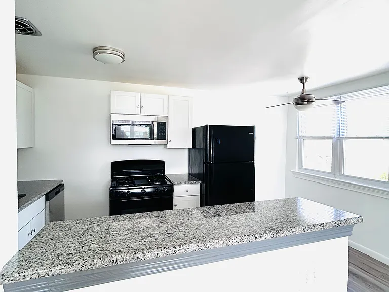 10931 Modena Dr #2 — Photo 7