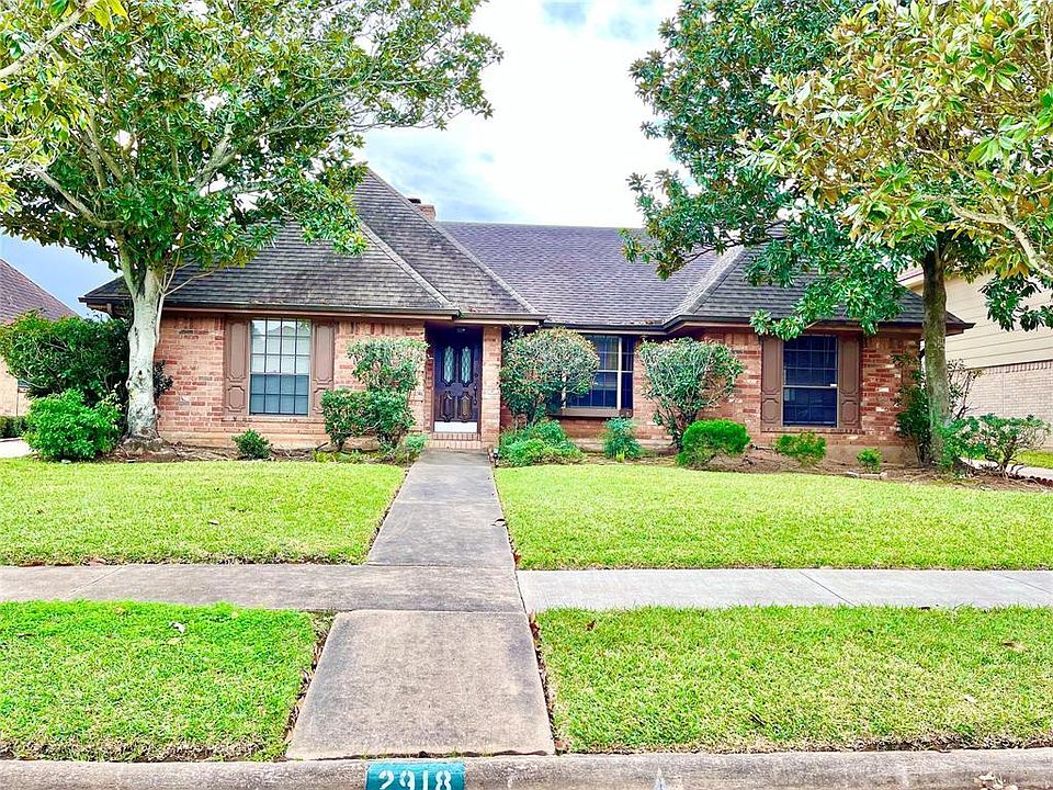 1st image of 2918 Pasture Ln