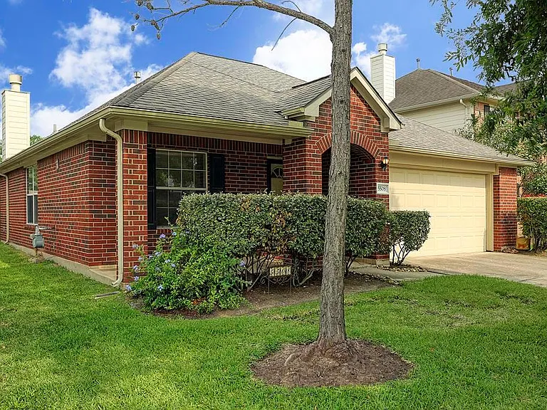 5508 Lilywood Ln — Photo 2