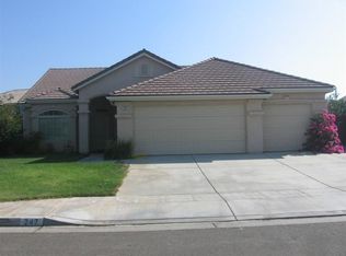 247 N Cindy Ave, Clovis, CA 93612