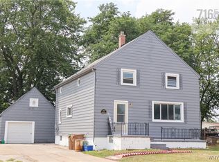 93 Gardenvale Dr, Cheektowaga, NY 14225