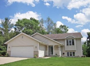 303 Ridgecrest Dr, Cannon Falls, MN 55009