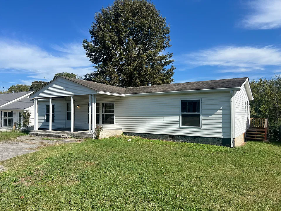 1704 Young Ave