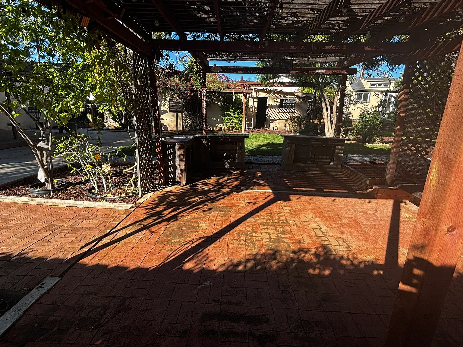 3 bed, 1210 sqft, $3,800 — Photo 4