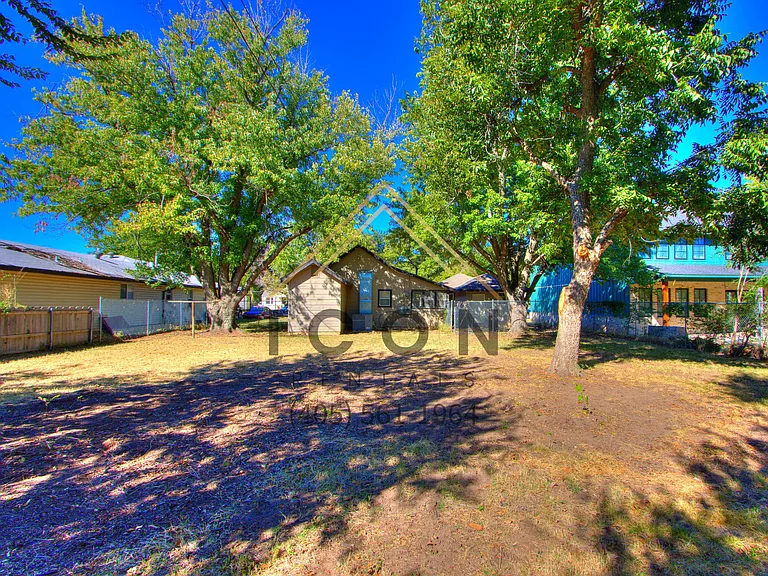 4802 N College Ave — Photo 17