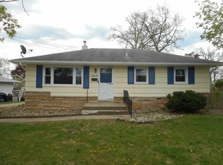 3914 Roxbury Pl, South Bend, IN 46628