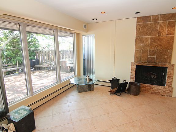 5th image of 2772 Lee Pl