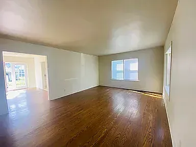 3 bed, 1400 sqft, $1,700 — Photo 2
