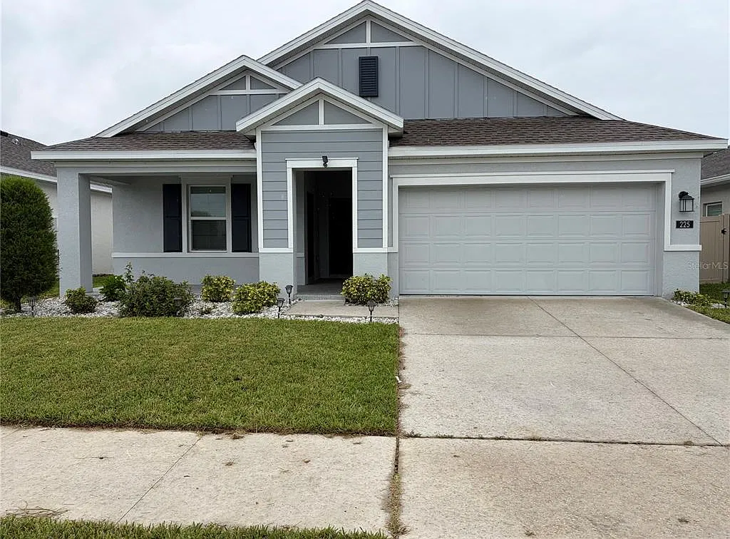 3 bed, 2.0 bath, 2080 sqft, $2,150 — Photo 1