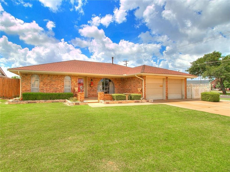 1st image of 448 SW 64th Pl