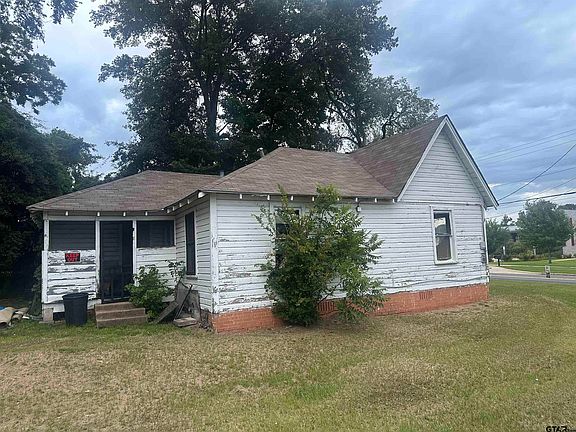 4th image of 920 N Palace Ave