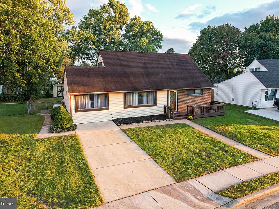 1st image of 111 S Meadow Dr