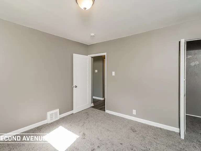 120 Bryant Dr — Photo 4