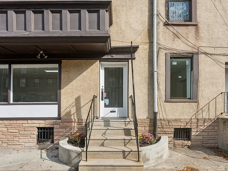 1538 Pine St #1R — Photo 14