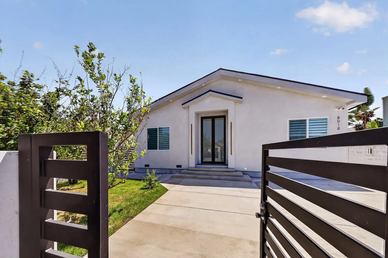 3 bed, 2020 sqft, $5,500 — Photo 3