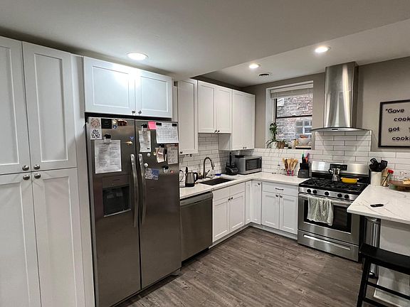 2nd image of 4043 N Kenmore Ave #G