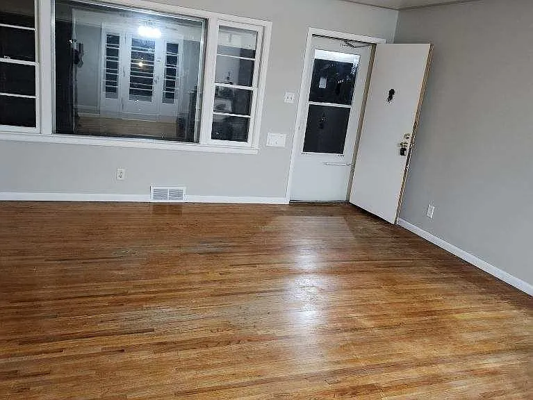 2109 S Parkwood Ln — Photo 9