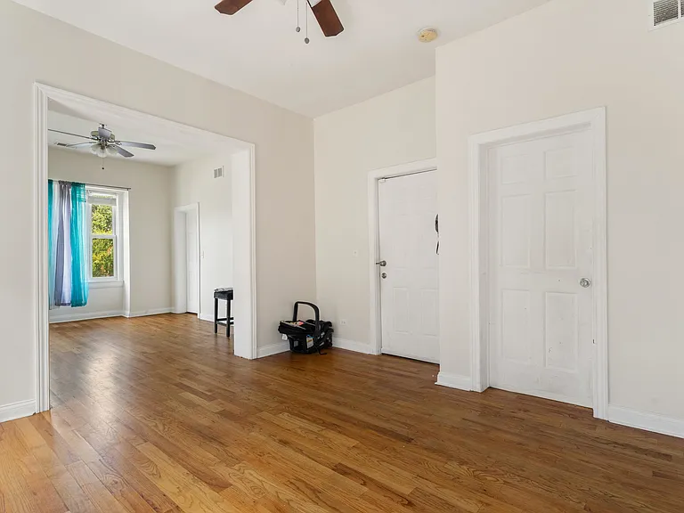 4300 S Indiana Ave #2 — Photo 8